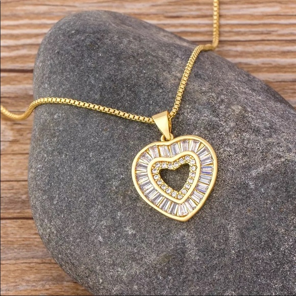 Gorgeous Gold Heart Necklace - Picture 3 of 5